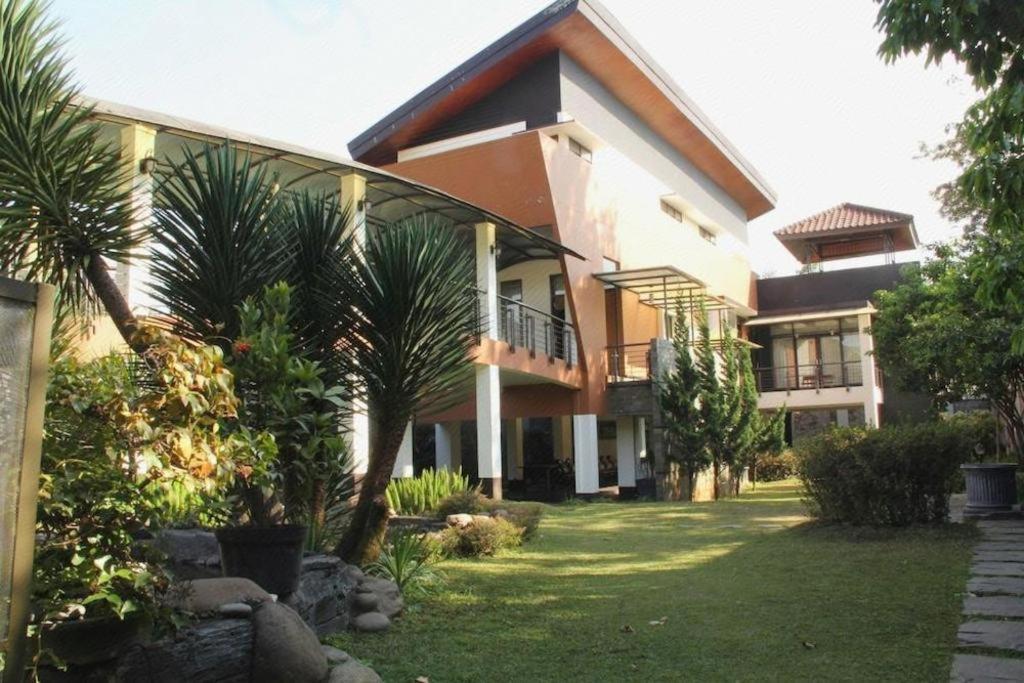 Villa Lemon Lembang Εξωτερικό φωτογραφία
